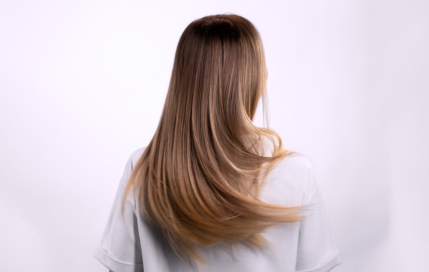 Praticidade e cabelos lisos: como alisar o cabelo em casa sem danos?