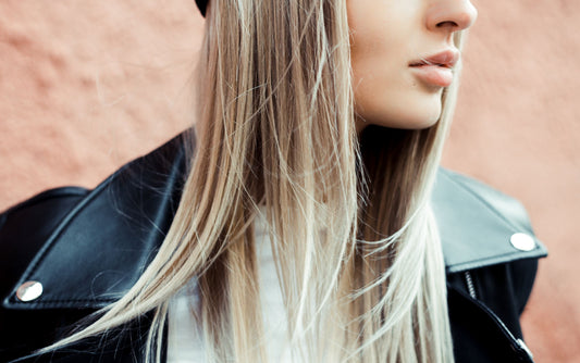 Detalhe de pontas de cabelo de mulher